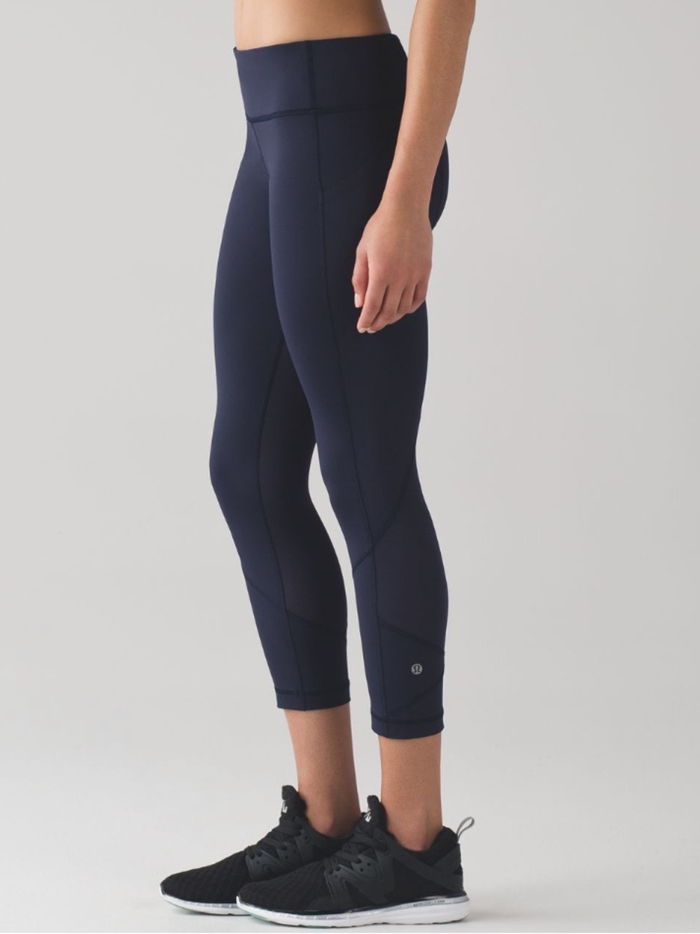 Lululemon Pace Rival Crop in Midnight Navy size 8